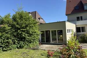 Beginn Modernisierung in Kürze - 75 qm - 2-Zimmer-ETW mit sep. Eingang und kleinem Garten im 6-Famil