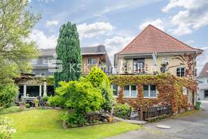 Grüne Oase im Herzen von Waldbröl! Zwei Wohneinheiten und ein ehemaliger Friseursalon! – Die vollständige Adresse der Immobilie erhältst du vom Anbieter., 51545 Waldbröl – Vorschaubild 1