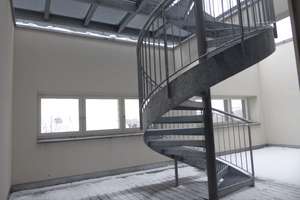 54 m² großes Wohnzimmer!!! - Exklusive 4-Raum-Maisonette mit vielen Extras – Ulmenstr. 3b, 9112 Kaßberg, Chemnitz – Vorschaubild 13