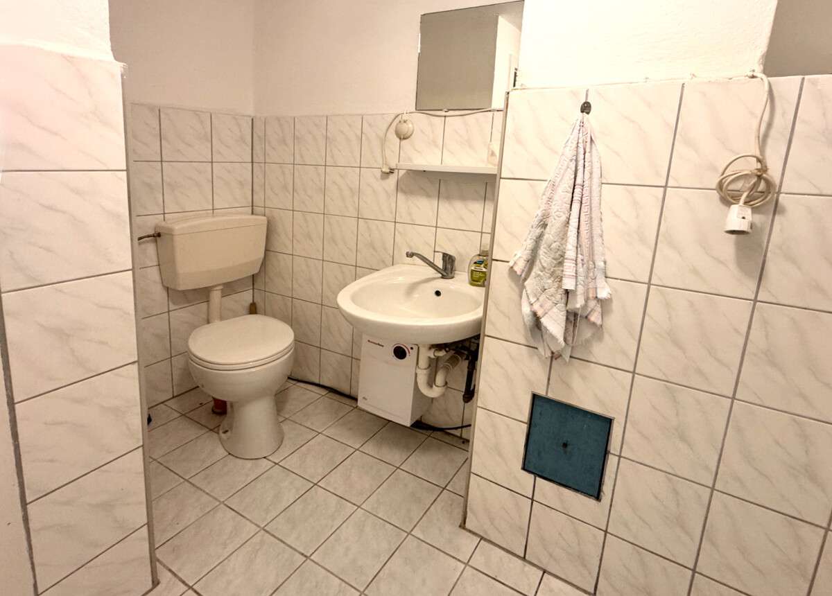 Immobilie in Egloffstein - +++RENOVIERUNGSBEDÜRFTIGES EINFAMILIENHAUS IN SCHÖNER AUSSICHTSLAGE IN EGLOFFSTEIN+++ - Bild 3