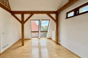 Lichtdurchflutete, charmante Dachgeschosswohnung in der Wiehre – 79100 Unterwiehre-Süd, Freiburg im Breisgau – Vorschaubild 3