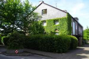 423 - Sehr schöne Einfamilien-Doppelhaushälfte mit eigenem Garten & Doppelgarage in Gelsenkirchen – Kriemhildstr. 4X, 45892 Gelsenkirchen – Vorschaubild 1