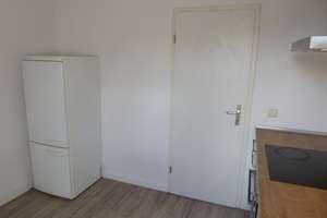 Kochen Sie gleich was Leckeres! - Schöne 2-Raum mit EBK im DG in ruhiger Lage – Schüffnerstr. 12, 9130 Sonnenberg, Chemnitz – Vorschaubild 7