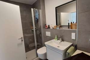 Exklusive 2-Zimmer-Wohnung mit Balkon und Einbauküche in Regensburg Nähe Uniklinikum und BKH – Karl-Stielerstraße 84, 93051 Kumpfmühl-Ziegetsdorf-Neuprüll, Regensburg – Vorschaubild 3