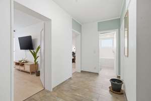 3-Zimmer-Wohnung mit Loggia – modernisiert in Bonn-Mehlem – Die vollständige Adresse der Immobilie erhältst du vom Anbieter., 53179 Lannesdorf, Bonn – Vorschaubild 3