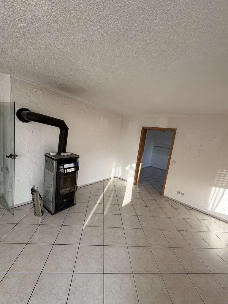 Immobilie in Bad Dürrheim - ++ 4,5 Zimmer Erdgeschosswohnung mit Garage & zusätzlichem Büro in ruhiger Lage ++ - Bild 2