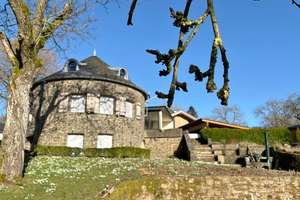 **Architektenhaus im Burgstil in der Eifel mit unverbaubarem Weitblick** – Die vollständige Adresse der Immobilie erhältst du vom Anbieter., 54597 Hersdorf – Vorschaubild 2