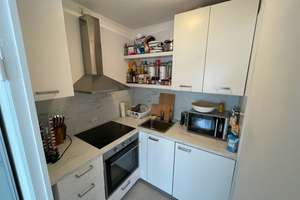 Exklusive, sanierte 1,5-Zimmer-Wohnung mit Einbauküche in Augsburg – Zeppelinstraße 32, 86159 Universitätsviertel, Augsburg – Vorschaubild 3