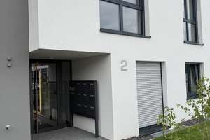 Wohnen zwischen Mainz und Wiesbaden - Erstbezug einer 3- Zimmer Wohnung mit Einbauküche.