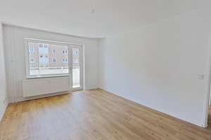 Moderne 2-Zimmer-Wohnung mit BALKON, EBK und viel Lichteinfall – Ahornweg 6, 25436 Uetersen – Vorschaubild 1