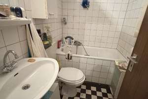 Renovierungsbedürftige 2 Zimmer mit LOGGIA als Einzelinvest oder Teil eines attraktiven Pakets !! – Hansaring 76, 50670 Neustadt/Nord, Köln – Vorschaubild 3