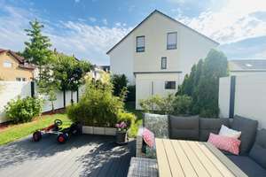 Modernes Leben in Kelsterbach: Stilvolles Endreihenhaus mit viel Platz