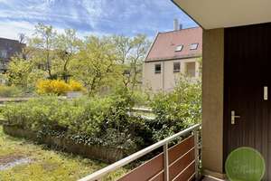 * Green City Life * 2,5 Zimmer Wohnung * ca. 64 qm * Loggia * Einbauküche * MITTEN in Erlangen *