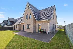 Ringelheim: Einziehen und wohlfühlen! Lichtdurchfluteter Neubau (ca. 2020) mit Garage – Die vollständige Adresse der Immobilie erhältst du vom Anbieter., 38259 Ringelheim, Salzgitter – Vorschaubild 2