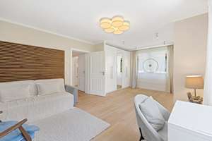LICHTDURCHFLUTET, MODERN, ENTSPANNT - Luxuriöse Doppelhaushälfte - (Energieeffizienz A+) – Heilwigstr. 7, 81825 Waldtrudering, München – Vorschaubild 21