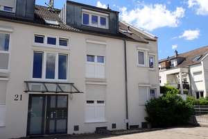 IDEAL FÜR DEN START INS IMMOBILIENEIGENTUM  - 3 ZIMMER – WOHNUNG MIT BESONDEREM FLAIR – Krähenäckerweg 21, 72124 Pliezhausen – Vorschaubild 2