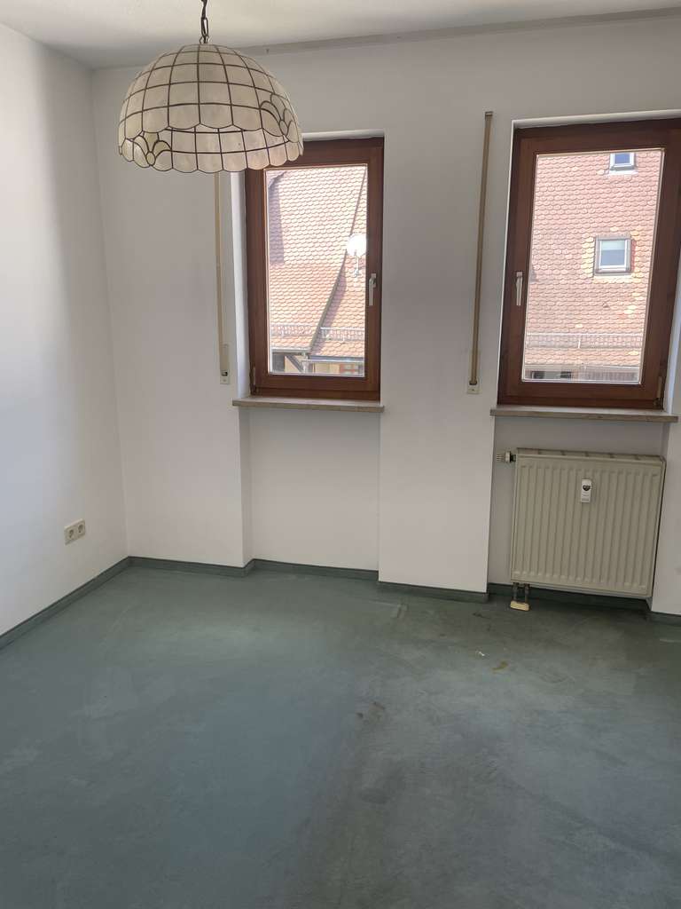 Immobilie in Langenzenn - 3-Zimmer Wohnung mit Balkon im 2. OG in Langenzenn - Bild 2