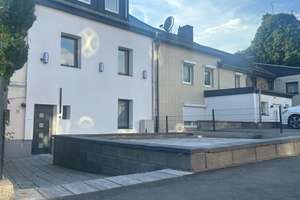 Modernisiertes Einfamilienhaus mit 4 Zimmern, 3 Schlafzimmern & Terrasse – ab sofort zu vermieten – 52222 Stolberg (Rheinland) – Vorschaubild 2
