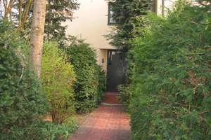 Mitten im Grünen - Außergewöhnliche DG-Wohnung mit neuer Küche, Einbauschränken, Galerie und Garten – Westpreußenstraße 38, 81927 Englschalking, München – Vorschaubild 15