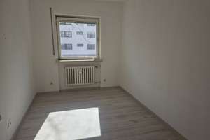 3 Zimmer Wohnung 90 m² mit zwei Balkonen im Regensburger Westen – Die vollständige Adresse der Immobilie erhältst du vom Anbieter., 93049 Westenviertel, Regensburg – Vorschaubild 7