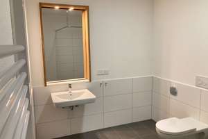KRONSRODE | Neuwertige 2-Zimmer-Wohnung mit Parkettboden und TG-Stellplatz (optional) – Kattenbrookstrift  146, 30539 Bemerode, Hannover – Vorschaubild 4