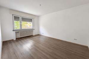 *HIER TUT SICH WAS* teilrenovierte 3 Zimmer Erdgeschosswohnung mit Balkon in DU-Meiderich! – 47137 Mittelmeiderich, Duisburg – Vorschaubild 6