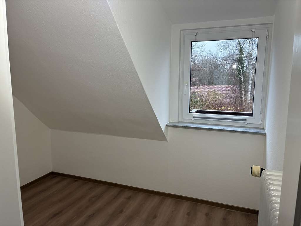Immobilie in Glücksburg - Charmante 3-Zimmer Dachgeschosswohnung in Glücksburg (Ostsee) - Balkon - Garage - Bild 4
