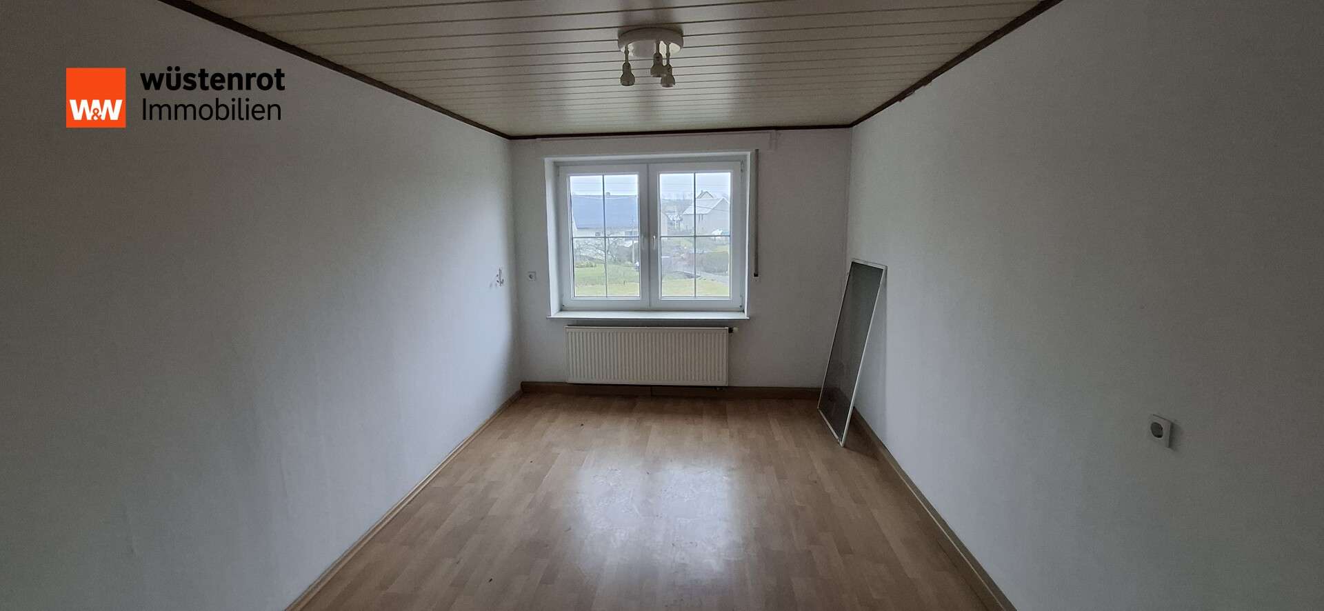 Immobilie in Königsbrück - Wohnhaus mit Nebengelass, Garagen und Verkaufspavillon - Bild 7