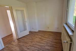 Großzügige 7-Zimmer-Erdgeschosswohnung mit Renovierungsbonus – Viel Platz für Ihre Ideen! – Gertrudenstraße 4, 38259 Salzgitter-Bad, Salzgitter – Vorschaubild 2