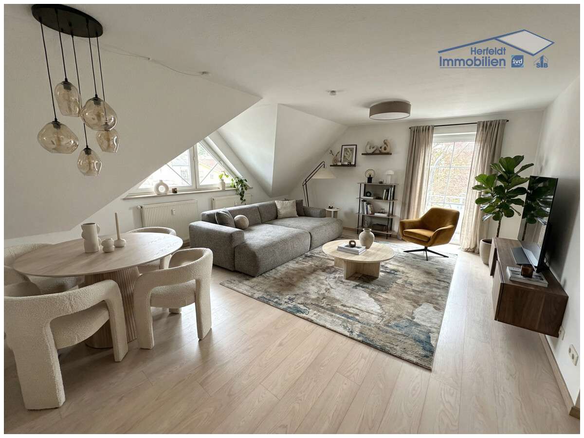 Immobilie in Klosterlechfeld - Exklusive 3,5-Zimmer-Maisonette in ruhiger Lage mit Balkon & 4 Stellplätzen - sofort bezugsfrei - Bild 8