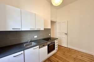 Sonnige 3-Zimmer-Altbau-Wohnung mit Balkon in bester Reuterkiezlage – Berlin – Vorschaubild 11
