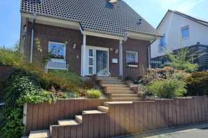 Exzellent ausgestattetes, freistehendes Einfamilienhaus mit Solaranlage – Solingen – Vorschaubild 2