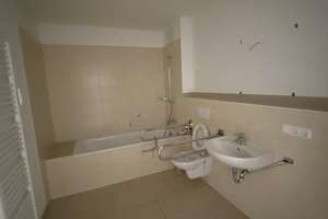 * 1 Zimmer * Wohnküche mit EBK * Bad mit Wanne * großer Balkon * Parkett * – Wasserburger Landstr. 8, 81825 Gartenstadt Trudering, München – Vorschaubild 6