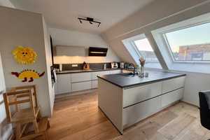 Lichtdurchflutete, neuwertige 4-Zimmer-Wohnung mit Balkon und EBK in Duisburg-Huckingen  – Mündelheimer Straße 25, 47259 Duisburg – Vorschaubild 11