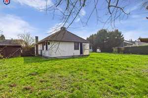 Walmdachbungalow mit Doppelgarage auf parkähnlichem Grundstück – Rhein-Erft-Kreis – Vorschaubild 11