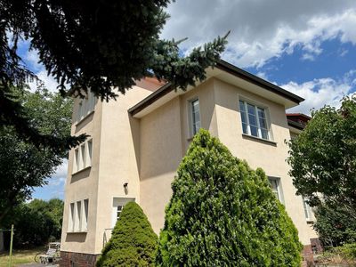 Charmante Dachgeschosswohnung mit Sichtbalken & Einbauküche nahe des Geiseltalsees mit Garten!