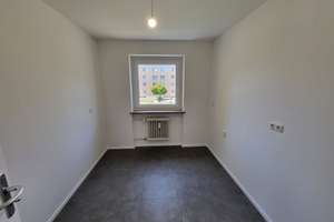Familienfreundliche 4-Zimmer-Wohnung mit Loggia in Oberhausen zu vermieten – Zirbelstraße 46, 86154 Oberhausen-Nord, Augsburg – Vorschaubild 4
