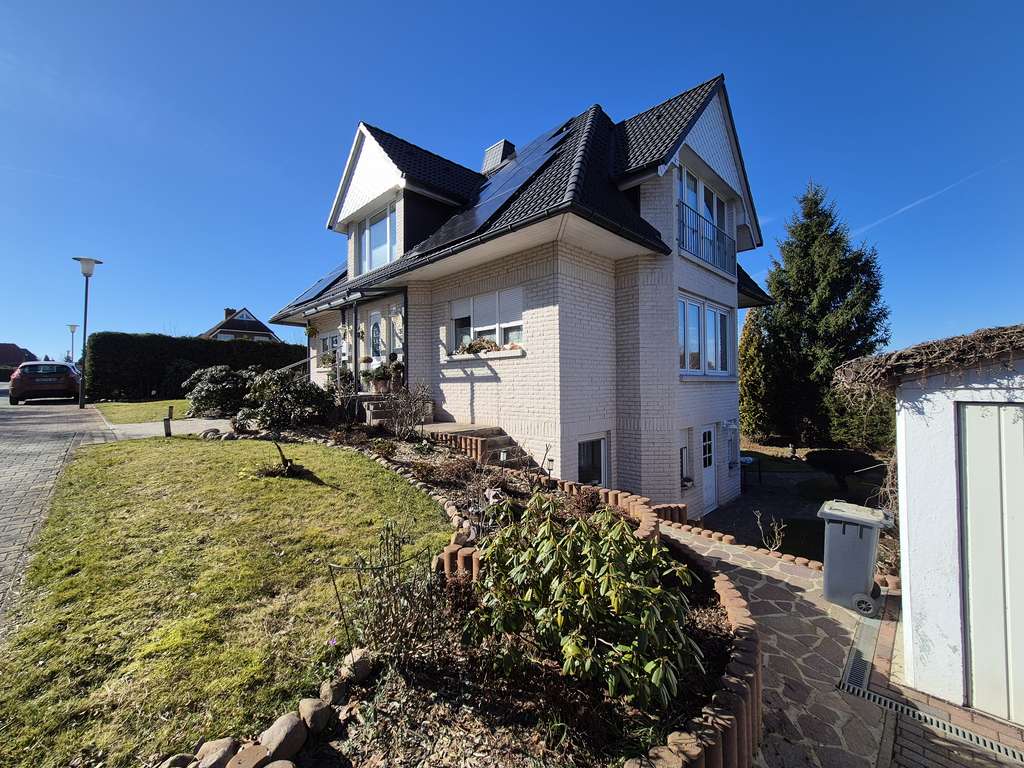 Immobilie in Laußig - Exklusives Einfamilienhaus mit Kamin, Sauna, Einliegerwohnung & Photovoltaik ! - Bild 2