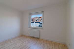 Kernsanierte 3-Zimmerwohnung mit Stellplatz und moderner Einbauküche – 65934 Nied, Frankfurt am Main – Vorschaubild 5