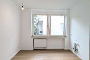 Perfekte Mischung aus ruhigem Innenhof und Blick ins Grüne | Kernsanierte 2,5-Zimmer-Loggia-Wohnung – 40239 Düsseltal, Düsseldorf – Vorschaubild 7
