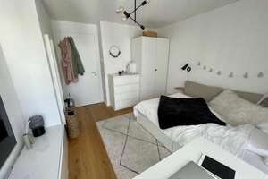 Neuwertige 2,5-Raum-Wohnung mit Balkon und Einbauküche in München Schwabing (Olympiapark) – Die vollständige Adresse der Immobilie erhältst du vom Anbieter., 80809 Am Luitpoldpark, München – Vorschaubild 7