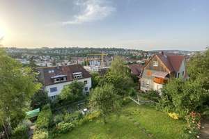 Sonnige 3 Zimmer-Wohnung in Halbhöhenlage mit Weitblick auf Stuttgart – Die vollständige Adresse der Immobilie erhältst du vom Anbieter., 70197 Hasenberg, Stuttgart – Vorschaubild 2