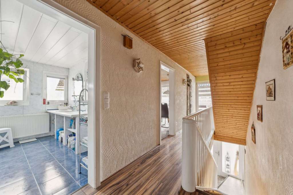 Immobilie in Mühlhausen-Ehingen - Preisattraktives Einfamilienhaus mit viel Platz und Potenzial in Ehingen - Bild 4