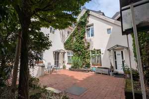 Charmante Wohnung in Duisburg-Ruhrort mit eigenem Treppenhaus und Spitzboden – Harmoniestraße 11, 47119 Ruhrort, Duisburg – Vorschaubild 3