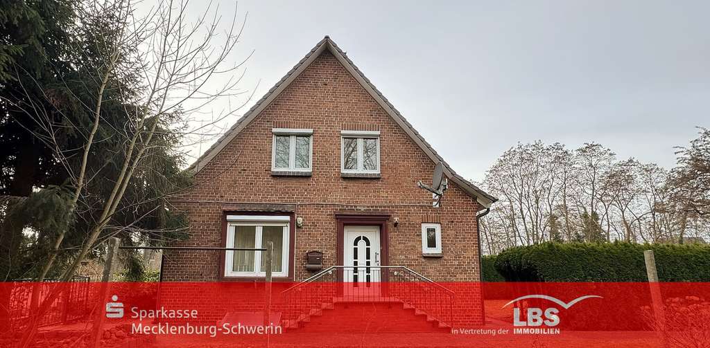 Immobilie in Lübz - In zentraler Lage mit viel Garten - Bild 0