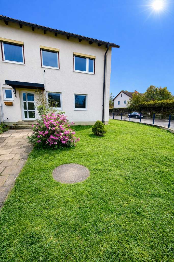 Immobilie in Brunnthal - Viel Raum zum Leben - Schöne, helle DHH mit umlaufendem Süd/West Garten - Bild 0