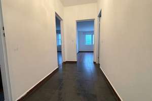 Leerstehende 3ZKB Wohnung mit Entwicklungspotenzial – interessante Kapitalanlage oder Eigennutzung – Die vollständige Adresse der Immobilie erhältst du vom Anbieter., 60439 Niederursel, Frankfurt am Main – Vorschaubild 2