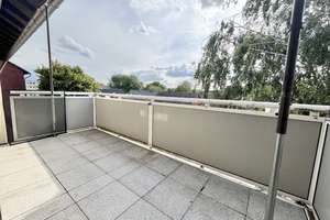 **Gepflegte 3-Zimmer-Wohnung mit großem Sonnenbalkon!**