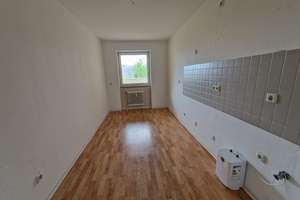 2-Zimmer-Wohnung mit Balkon in Nähe Stadtmitte -300,- € Gutschein* – Halbergstraße 9, 66121 St. Johann, Saarbrücken – Vorschaubild 3