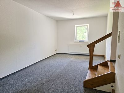 Single-Wohnung gesucht? 1-Raum-Dachgeschosswohnung in Bärenstein im Müglitztal